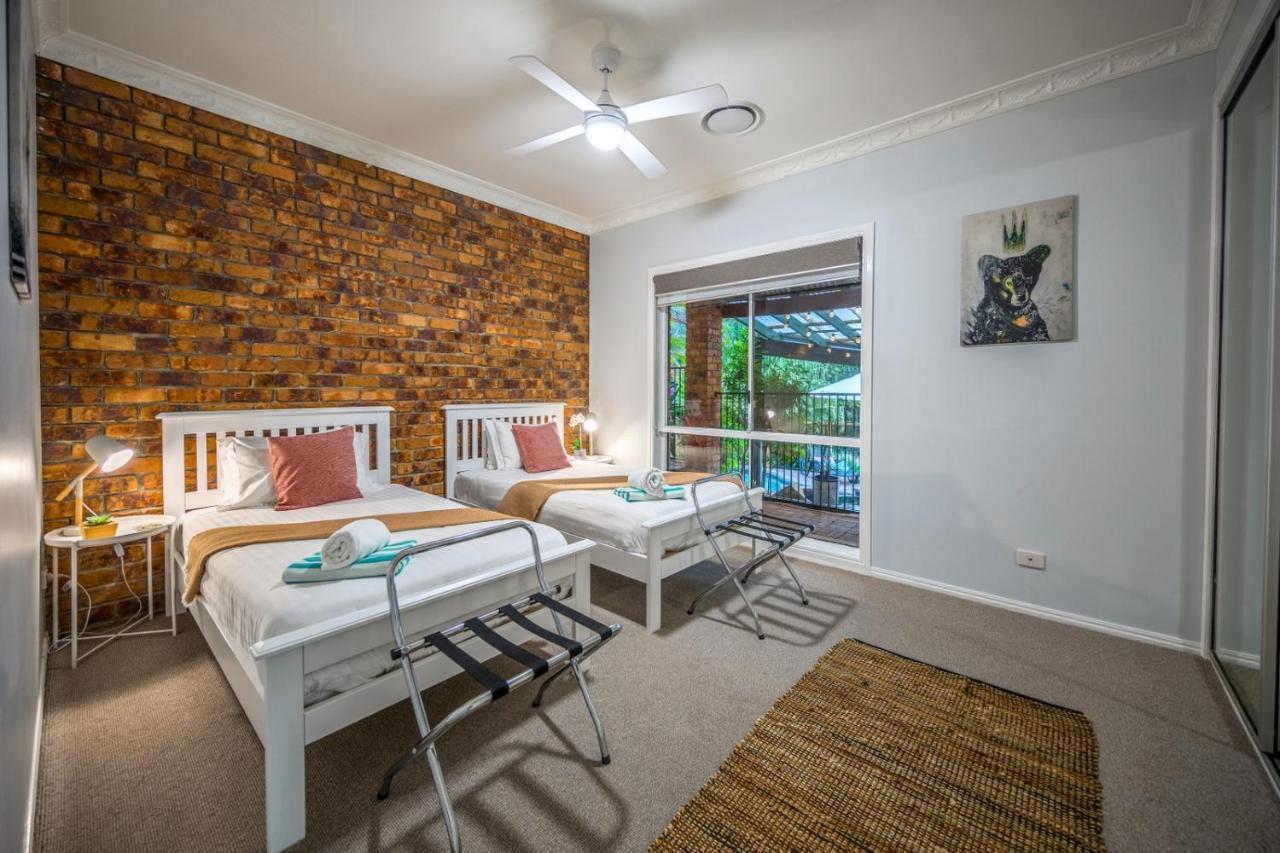 The Hillside Retreat Hotel Tamborine Mountain Exterior photo